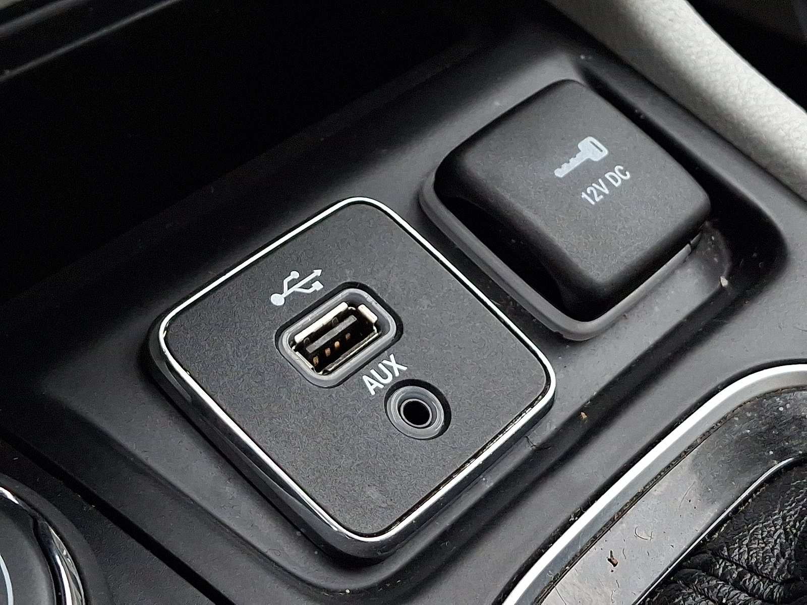 Certified 2019 Jeep Cherokee Limited AWD/4WD image 25