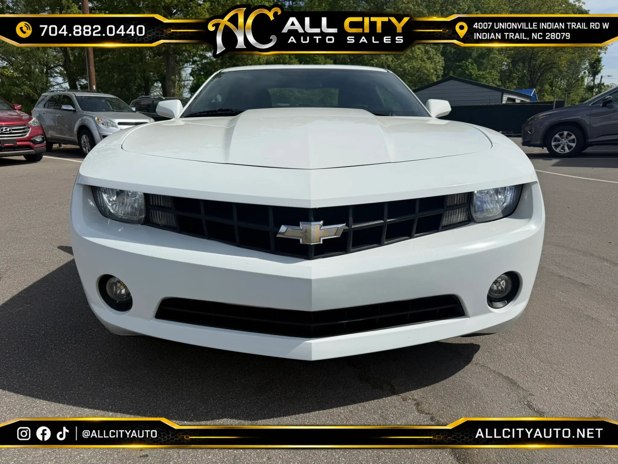 Used 2013 Chevrolet Camaro LT RWD image 2