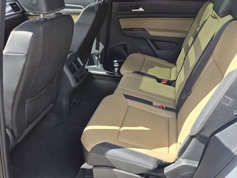 Used 2023 Volkswagen Atlas Cross Sport SEL R-Line image 11