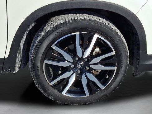 Used 2019 Honda Pilot Touring image 8