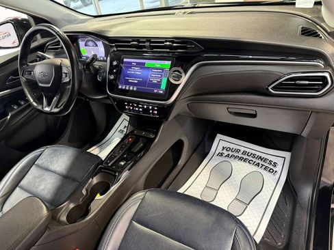 Used 2022 Chevrolet Bolt EUV LT w/ Convenience Package image 48