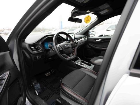 Used 2023 Ford Escape ST-Line image 8