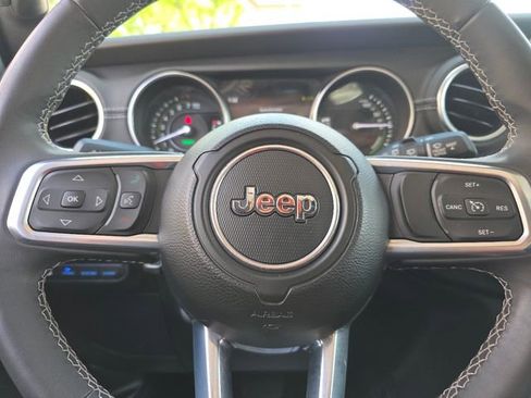 Used 2023 Jeep Wrangler Unlimited Sahara AWD/4WD image 27