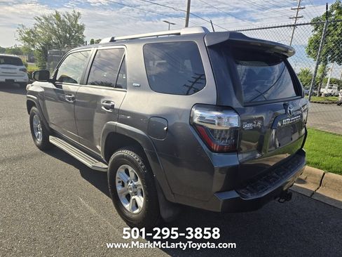 Used 2015 Toyota 4Runner SR5 AWD/4WD image 6