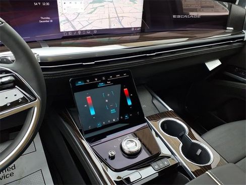 New 2026 Cadillac Escalade Luxury image 10