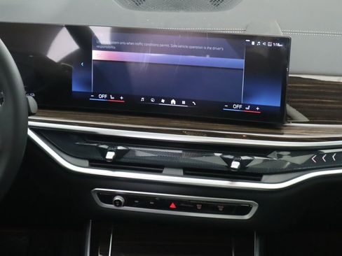 Used 2025 BMW X5 xDrive50e w/ Parking Assistance Package AWD/4WD image 14