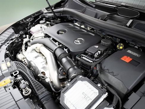 Used 2025 Mercedes-Benz GLA 250 image 14