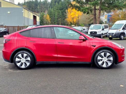 Used 2021 Tesla Model Y Long Range image 6