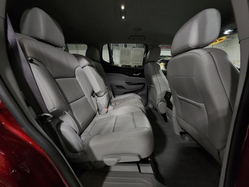 Used 2023 GMC Acadia SLT image 27