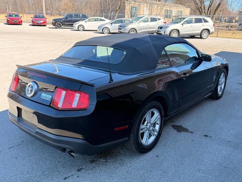 Used 2011 Ford Mustang Convertible image 5