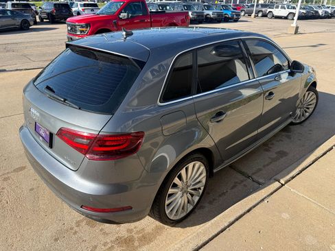 Used 2016 Audi A3 e-tron Premium Plus w/ Premium Plus Package FWD image 6