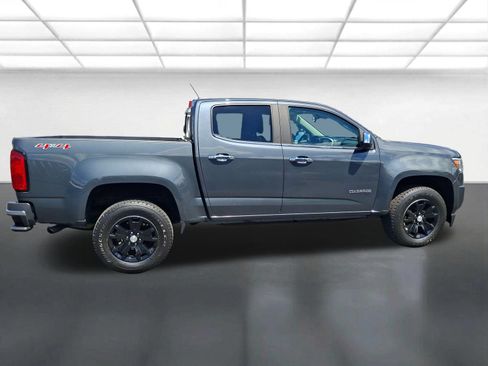 Used 2017 Chevrolet Colorado LT w/ Luxury Package, Chrome AWD/4WD image 2