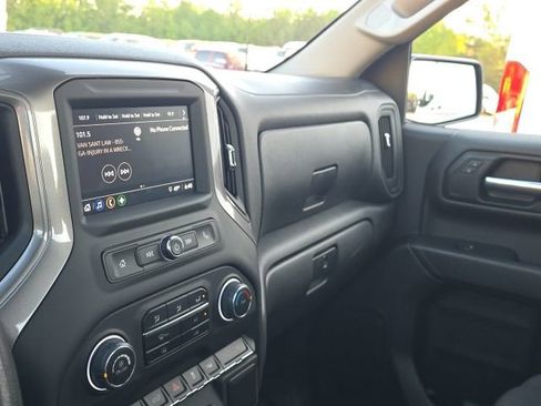 Used 2025 Chevrolet Silverado 1500 W/T image 20