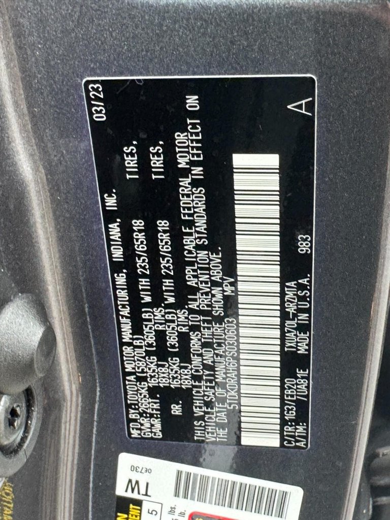 Used 2023 Toyota Highlander XLE FWD image 33