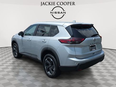 Used 2025 Nissan Rogue SV FWD image 7