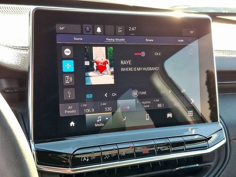 Used 2024 Jeep Compass Trailhawk image 16