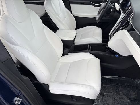 Used 2018 Tesla Model X 75D image 19