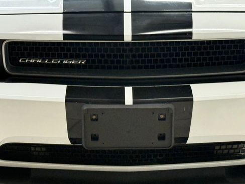 Used 2014 Dodge Challenger SRT8 w/ Harman/Kardon Audio Group image 5