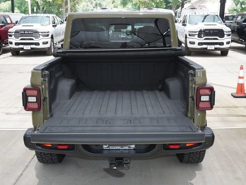 Used 2025 Jeep Gladiator Rubicon AWD/4WD image 31
