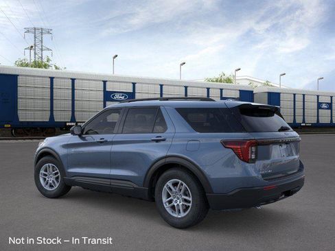 New 2026 Ford Explorer Active RWD image 4
