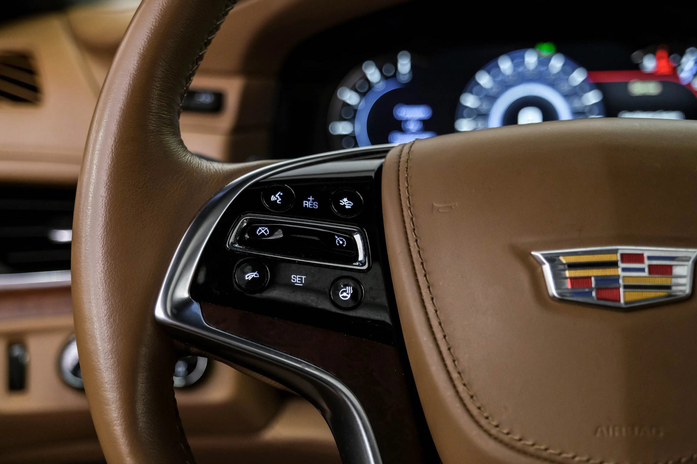 Used 2017 Cadillac Escalade ESV Platinum AWD/4WD image 17
