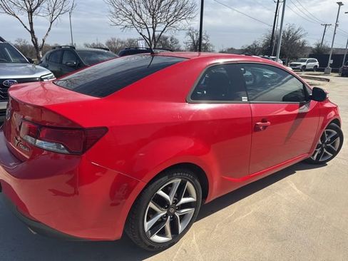 Used 2010 Kia Forte Koup SX image 3