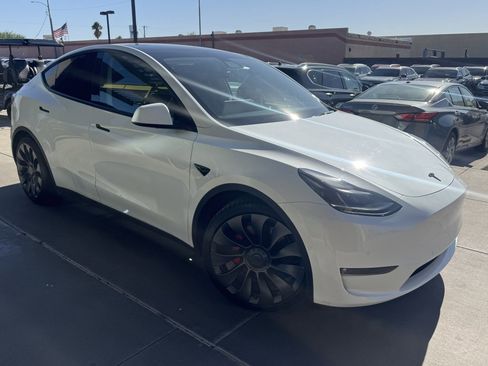 Used 2021 Tesla Model Y Performance image 6