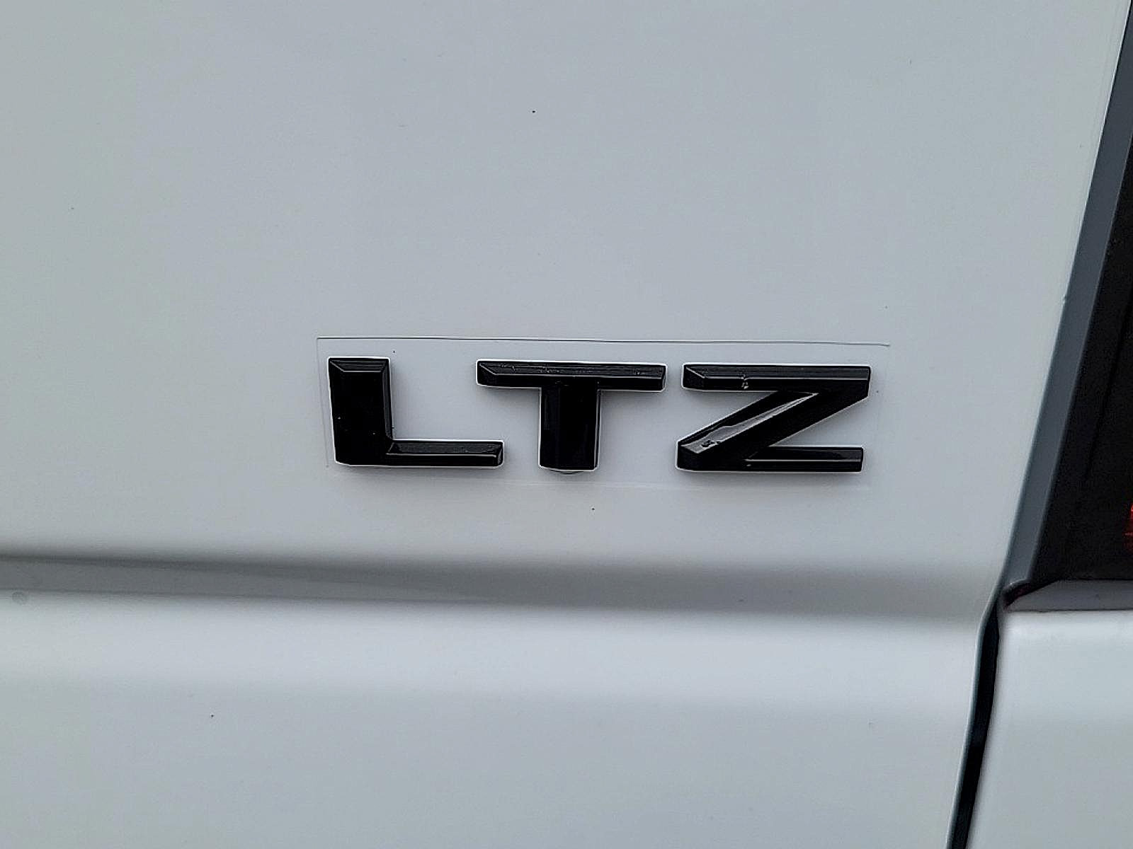Used 2026 Chevrolet Silverado 3500 LTZ w/ LTZ Plus Package AWD/4WD image 34