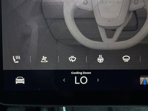 Used 2026 Tesla Model Y 2WD image 39
