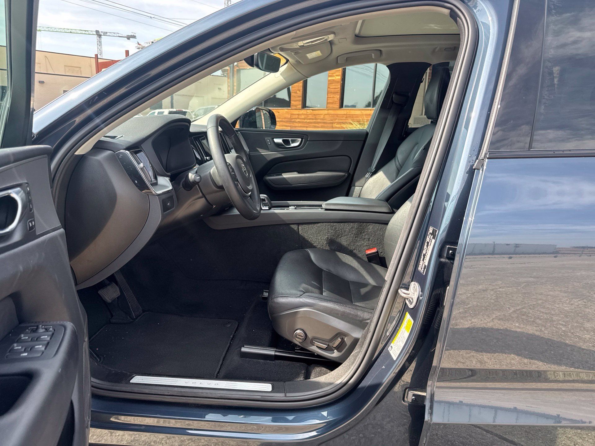 Used 2024 Volvo XC60 B5 Core AWD/4WD image 11