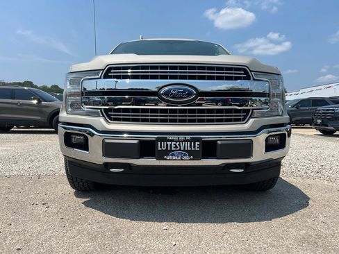 Used 2018 Ford F150 Lariat w/ Equipment Group 502A Luxury AWD/4WD image 3
