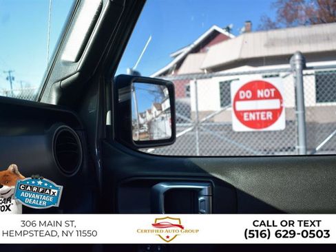 Used 2022 Jeep Gladiator Willys image 20