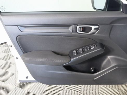 Used 2025 Honda Civic Sport image 11
