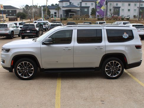 Used 2023 Jeep Wagoneer Series II w/ Convenience Group I image 10
