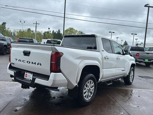 Certified 2025 Toyota Tacoma SR5 image 10