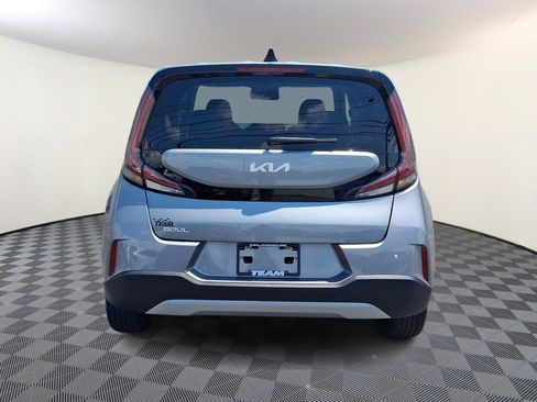 Used 2025 Kia Soul LX w/ LX Technology Package FWD image 5