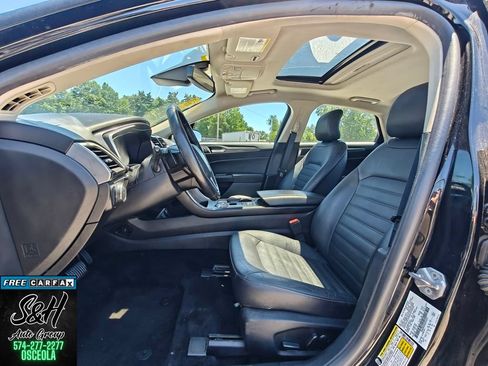 Used 2018 Ford Fusion SE w/ Fusion SE Technology Package FWD image 17