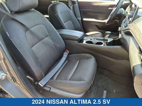 Used 2024 Nissan Altima 2.5 SV AWD/4WD image 23