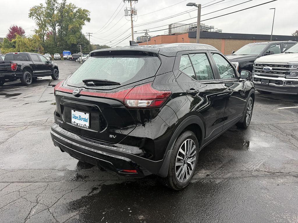 Used 2024 Nissan Kicks SV FWD image 6