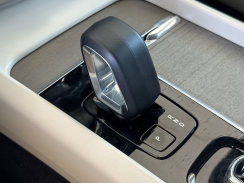 Certified 2023 Volvo XC60 B5 Plus w/ Protection Package Premier FWD image 21