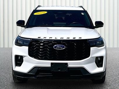 Used 2025 Ford Explorer ST-Line w/ ST-Line Street Pack