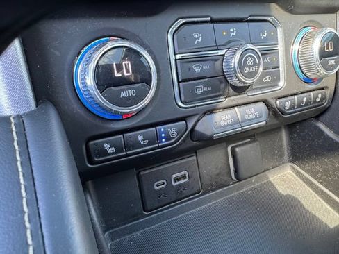 Used 2023 GMC Yukon SLT AWD/4WD image 20