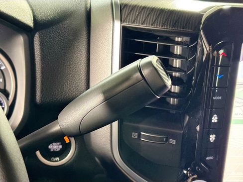 New 2026 RAM 2500 Big Horn AWD/4WD image 18