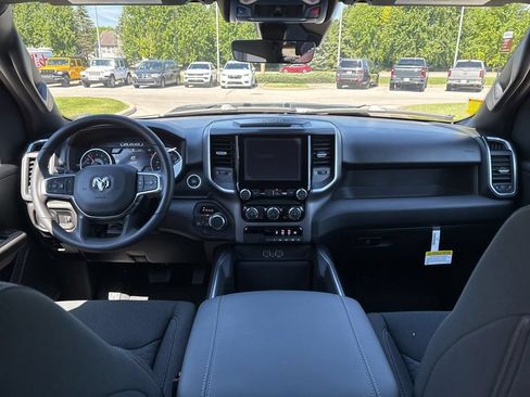 New 2026 RAM 1500 Express AWD/4WD image 10