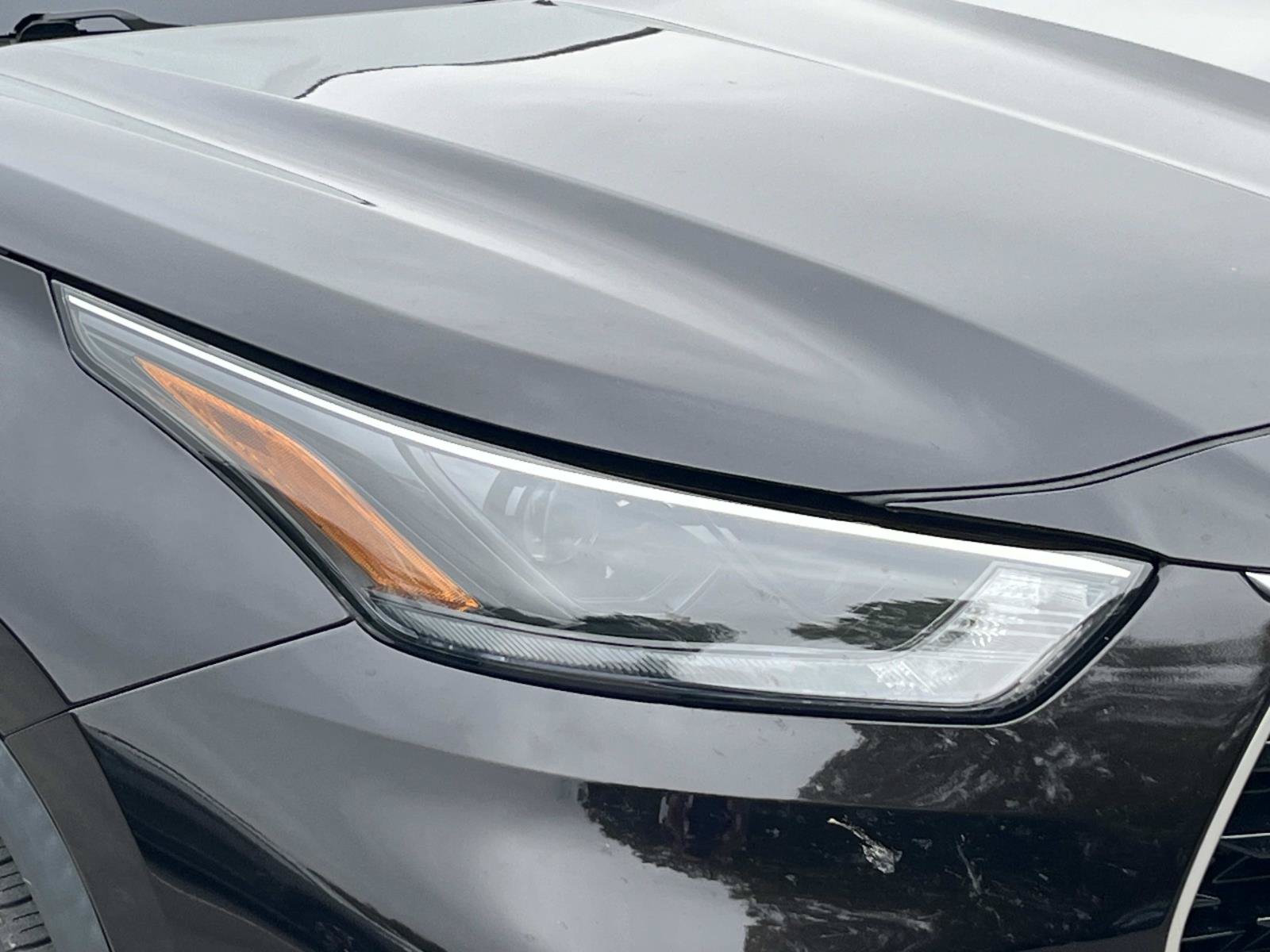 Used 2022 Toyota Highlander XLE FWD image 17