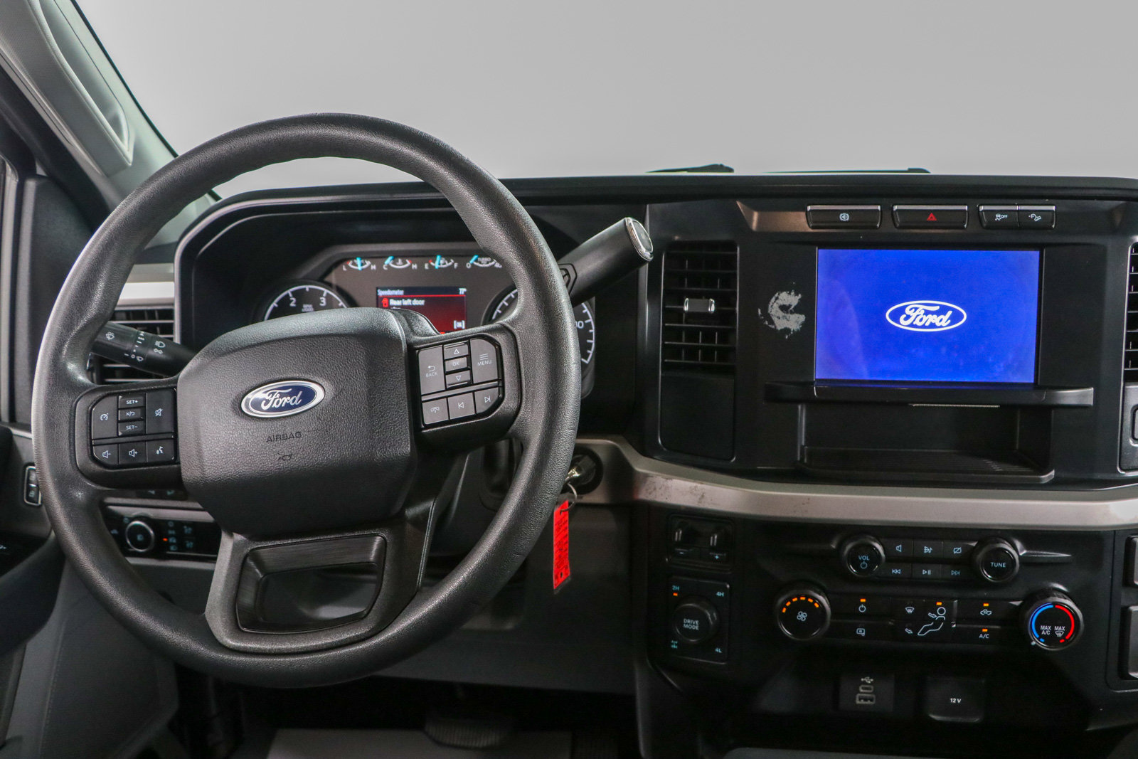 Used 2024 Ford F250 XLT w/ FX4 Off-Road Package AWD/4WD image 18