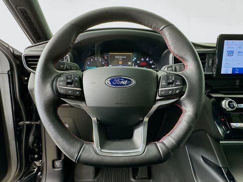 Certified 2022 Ford Explorer ST-Line w/ Class IV Trailer Tow Package image 16