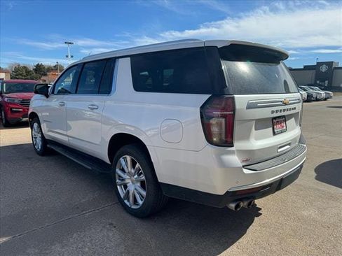 Used 2021 Chevrolet Suburban High Country image 4
