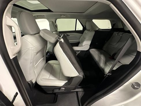 Used 2025 Ford Explorer Platinum w/ Ultimate Package AWD/4WD image 20