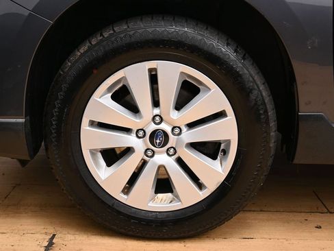 Used 2019 Subaru Outback 2.5i AWD/4WD image 11